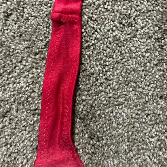 Hot pink fuchsia string bikini, with embroidery on one side. Fits like sm-med. - Picture 6 of 6